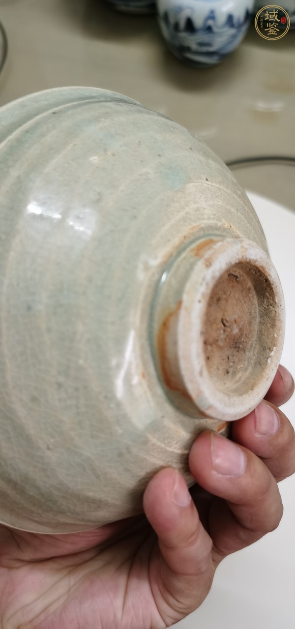 古玩陶瓷龍泉青瓷碗真品鑒賞圖