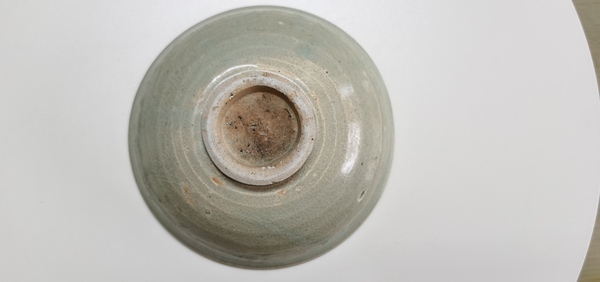 古玩陶瓷龍泉青瓷碗拍賣，當(dāng)前價(jià)格1800元