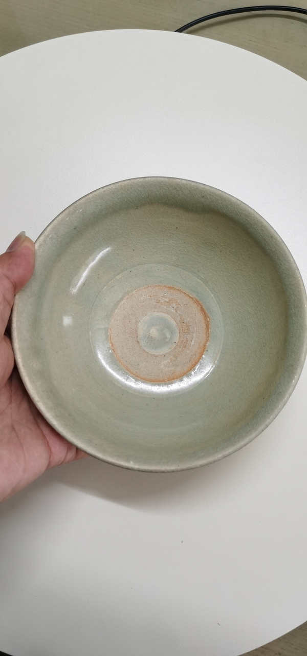 古玩陶瓷龍泉青瓷碗拍賣，當(dāng)前價(jià)格1800元