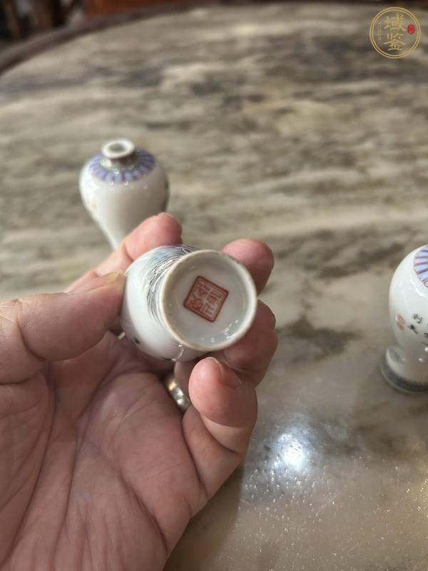 古玩陶瓷粉彩仿琺瑯彩人物故事紋鼻煙壺真品鑒賞圖