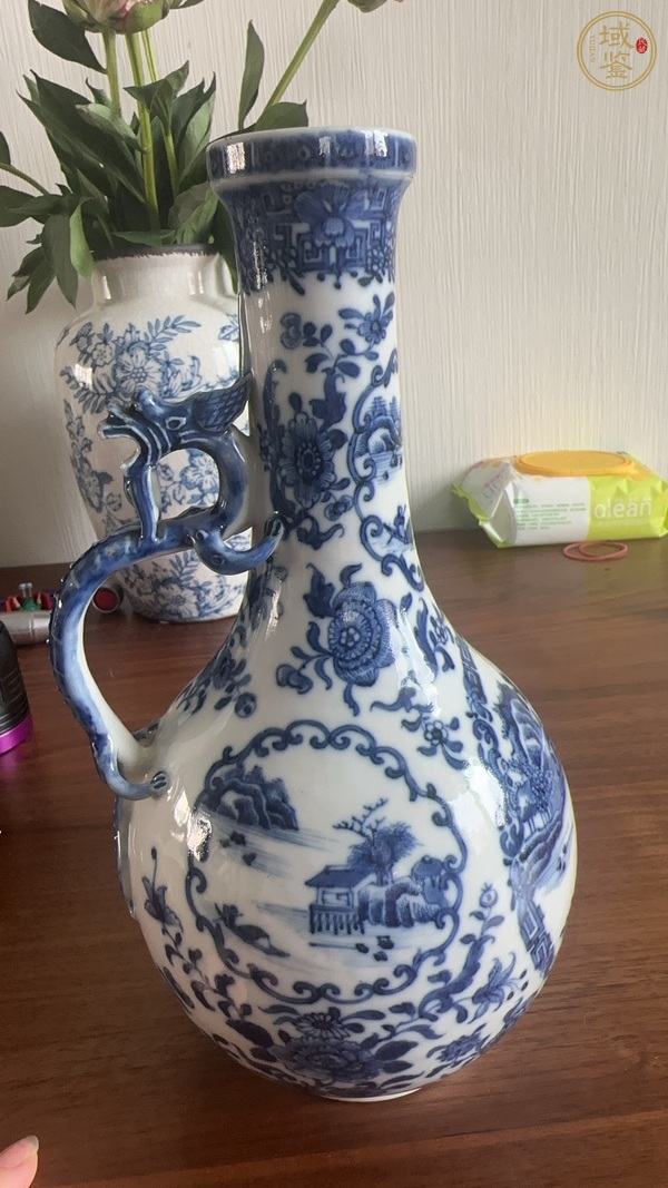 古玩陶瓷青花開光山水人物龍柄壺真品鑒賞圖