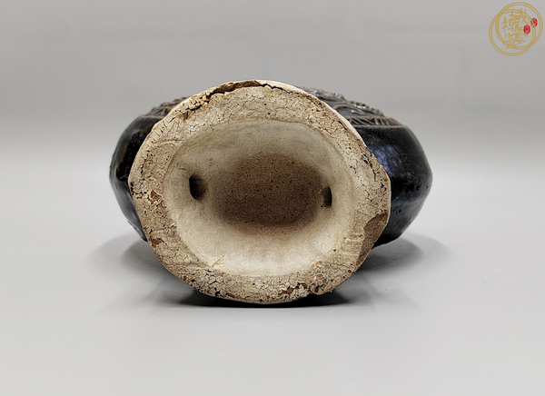 古玩陶瓷窯變釉印花福字扁型穿帶瓶真品鑒賞圖