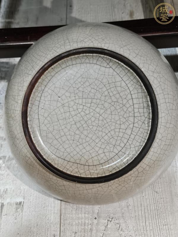 古玩陶瓷哥釉印花蓮瓣紋盤真品鑒賞圖