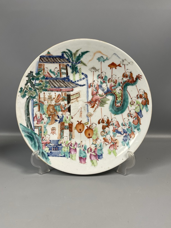 古玩轉(zhuǎn)賣清中期粉彩百子鬧春盤拍賣，當(dāng)前價(jià)格750元