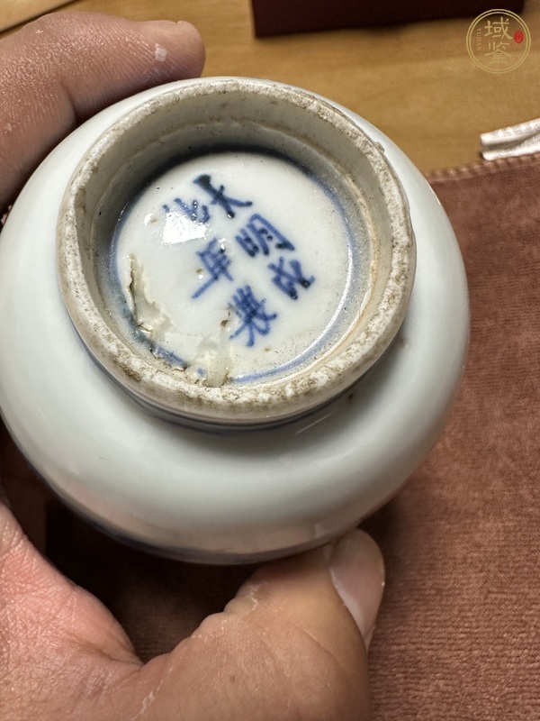 古玩陶瓷山水紋青花杯真品鑒賞圖
