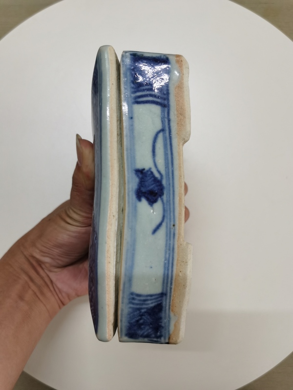 古玩陶瓷花卉紋青花蓋盒拍賣，當前價格1600元