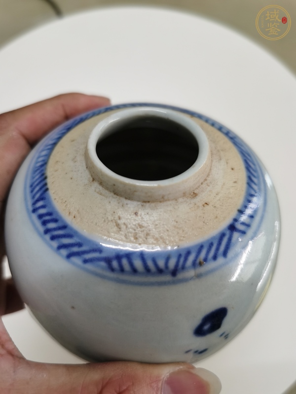 古玩陶瓷山水紋青花罐真品鑒賞圖