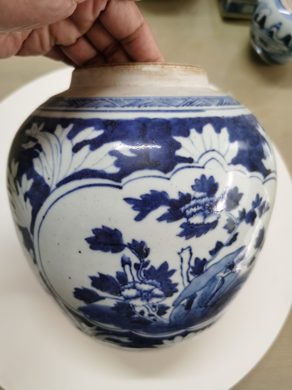 古玩轉賣花卉紋青花罐拍賣，當前價格0元