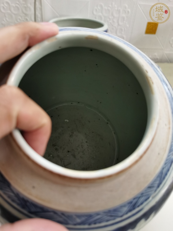 古玩陶瓷花卉紋青花罐真品鑒賞圖