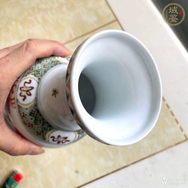 古玩陶瓷粉彩人物瓶真品鑒賞圖