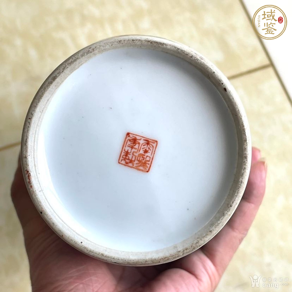 古玩陶瓷粉彩人物瓶真品鑒賞圖