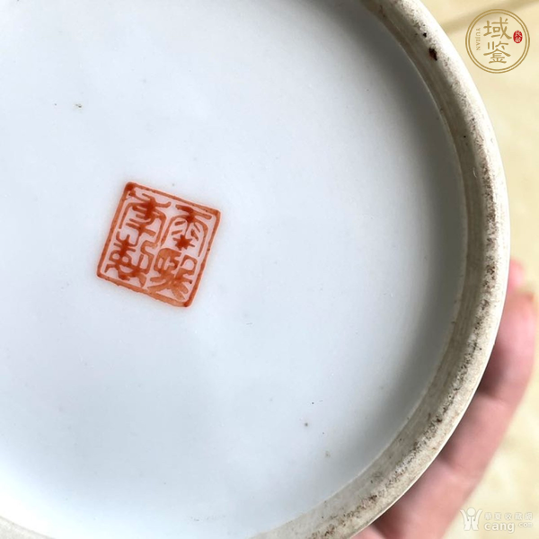 古玩陶瓷粉彩人物瓶真品鑒賞圖