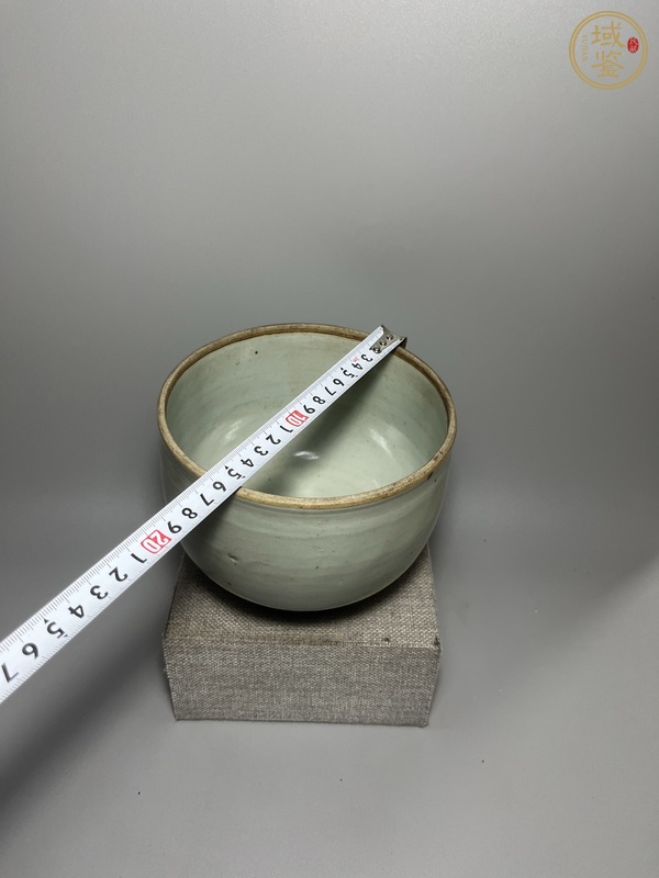 古玩陶瓷龍泉青瓷缽式碗真品鑒賞圖