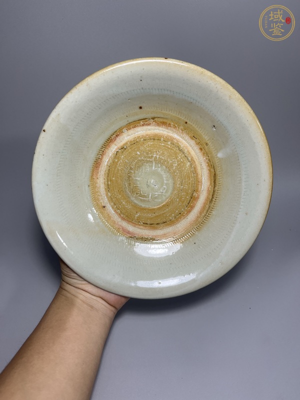 古玩陶瓷龍泉青瓷印章款盤真品鑒賞圖