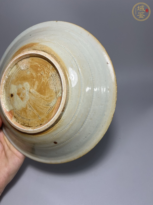 古玩陶瓷龍泉青瓷印章款盤真品鑒賞圖