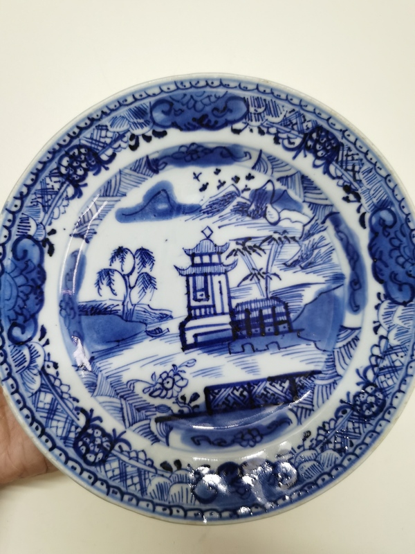 古玩陶瓷樓臺亭閣山水紋青花盤拍賣，當(dāng)前價格1200元