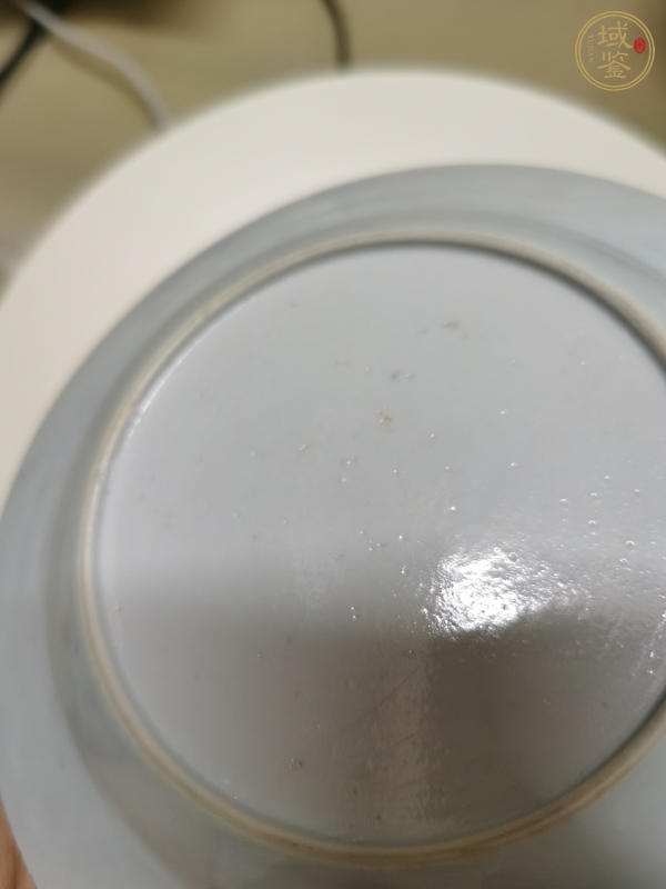 古玩陶瓷樓臺(tái)亭閣山水紋青花盤真品鑒賞圖