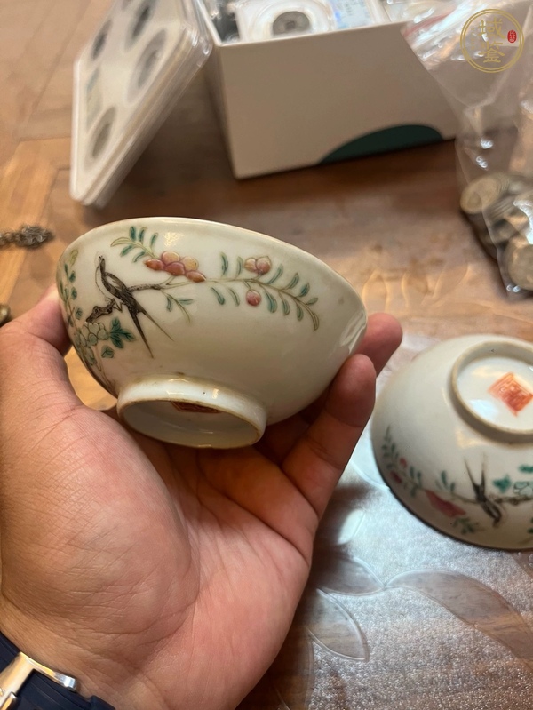 古玩花鳥紋粉彩茶圓真品鑒賞圖