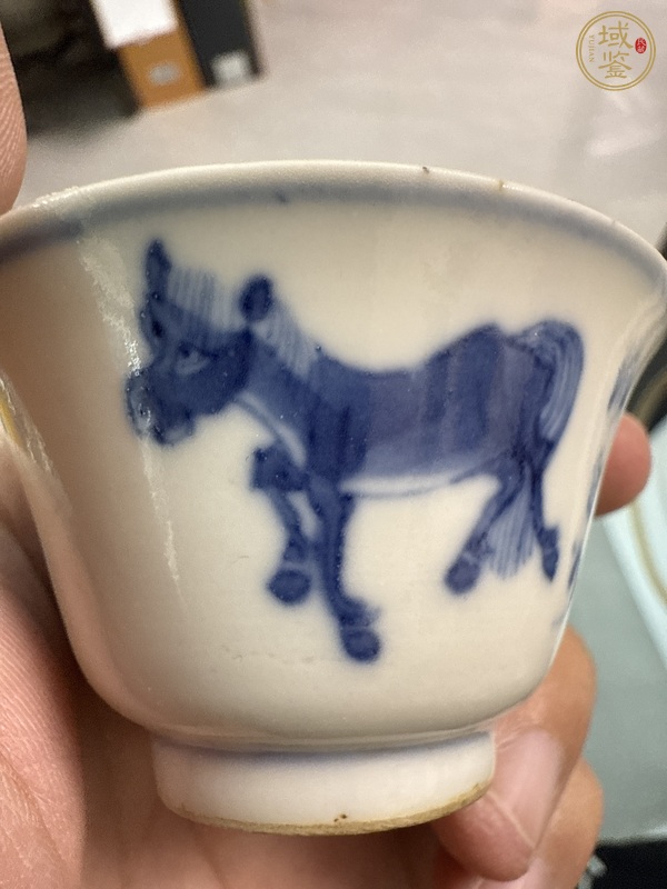 古玩陶瓷馬鹿青花杯真品鑒賞圖