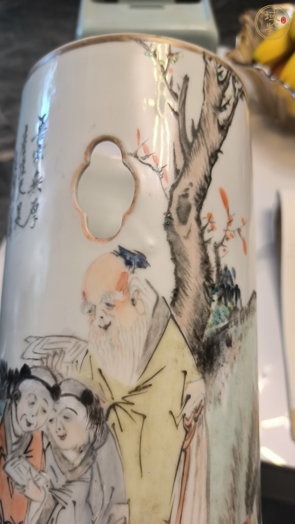 古玩陶瓷淺絳人物故事海棠開窗帽筒真品鑒賞圖