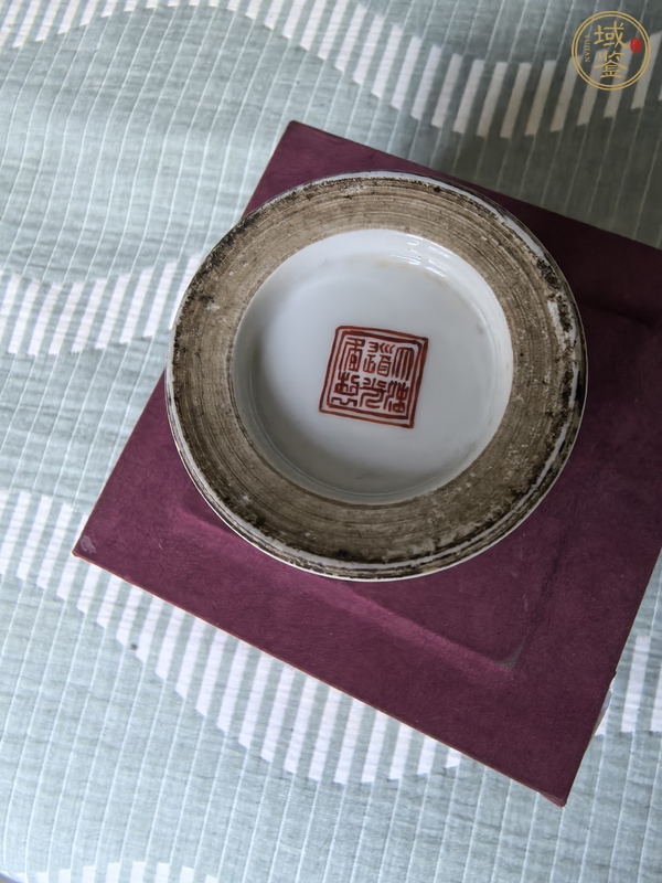 古玩陶瓷粉彩人物故事紋筆筒真品鑒賞圖