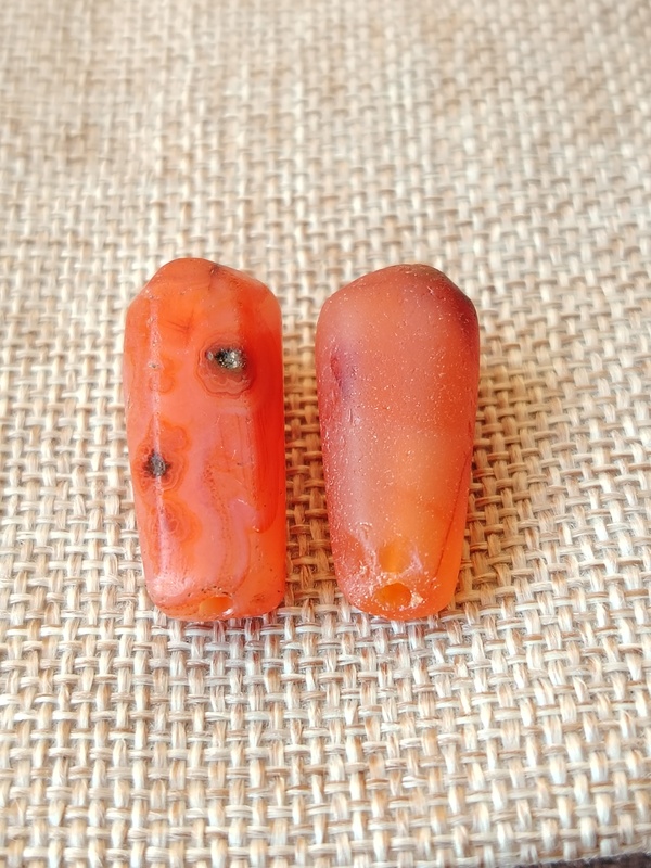 古玩玉器天然紅瑪瑙多棱珠2顆拍賣，當前價格79元