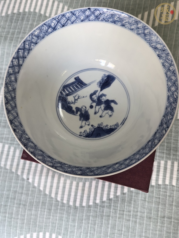 古玩陶瓷青花人物故事紋碗真品鑒賞圖