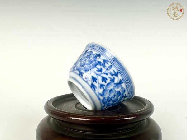 古玩陶瓷清康熙·青花淡描團(tuán)花杯碟真品鑒賞圖