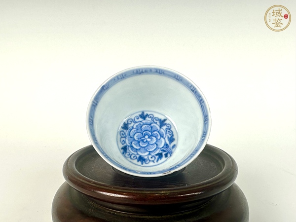 古玩陶瓷清康熙·青花淡描團(tuán)花杯碟真品鑒賞圖
