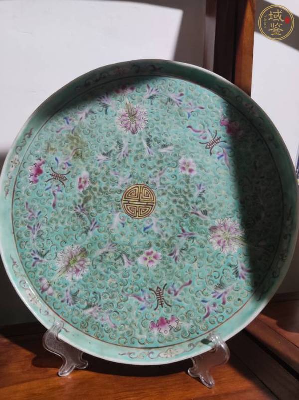 古玩陶瓷松石綠地粉彩纏枝花紋茶盤真品鑒賞圖