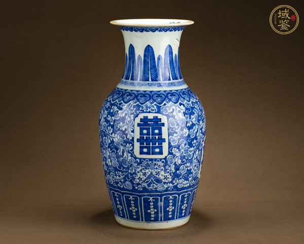 古玩清中·青花花蝶喜字紋瓶真品鑒賞圖