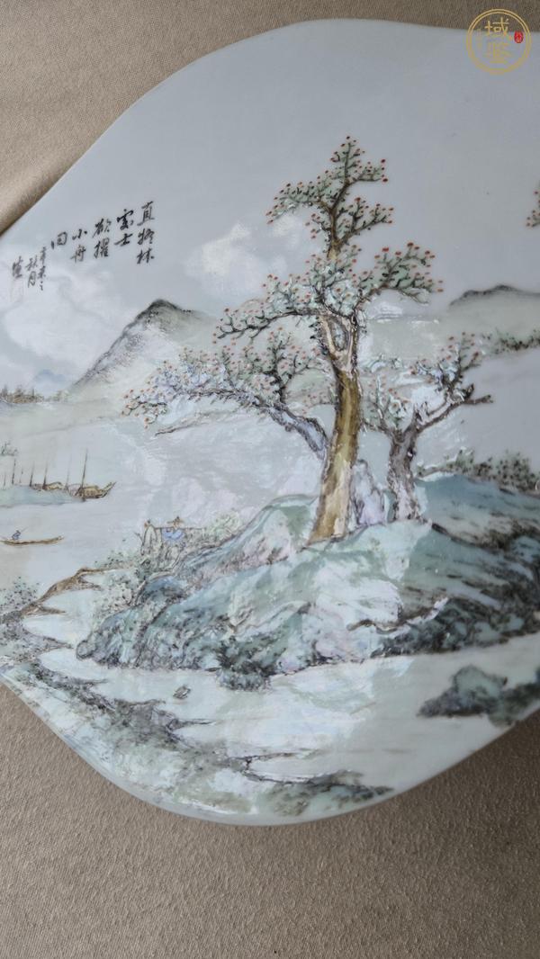 古玩陶瓷民國 新粉彩山水紋瓷板真品鑒賞圖