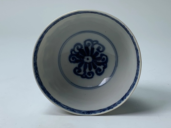 古玩陶瓷清康熙·青花忍冬紋杯一對(duì)拍賣，當(dāng)前價(jià)格776元