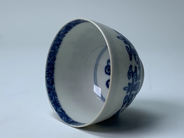 古玩陶瓷清康熙·青花忍冬紋杯一對(duì)拍賣，當(dāng)前價(jià)格776元