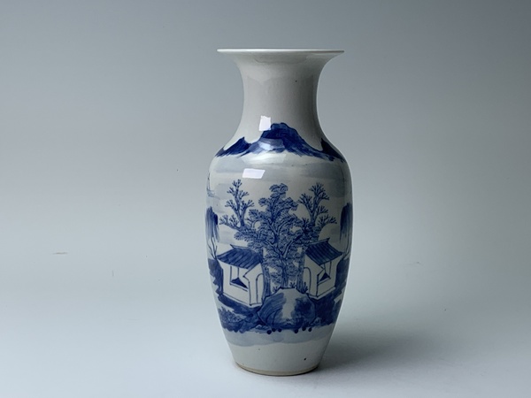 古玩嚴(yán)選清晚期·青花山水風(fēng)景紋羅漢瓶拍賣，當(dāng)前價格1785元
