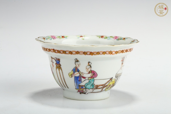 古玩乾隆·粉彩人物故事紋花口杯真品鑒賞圖
