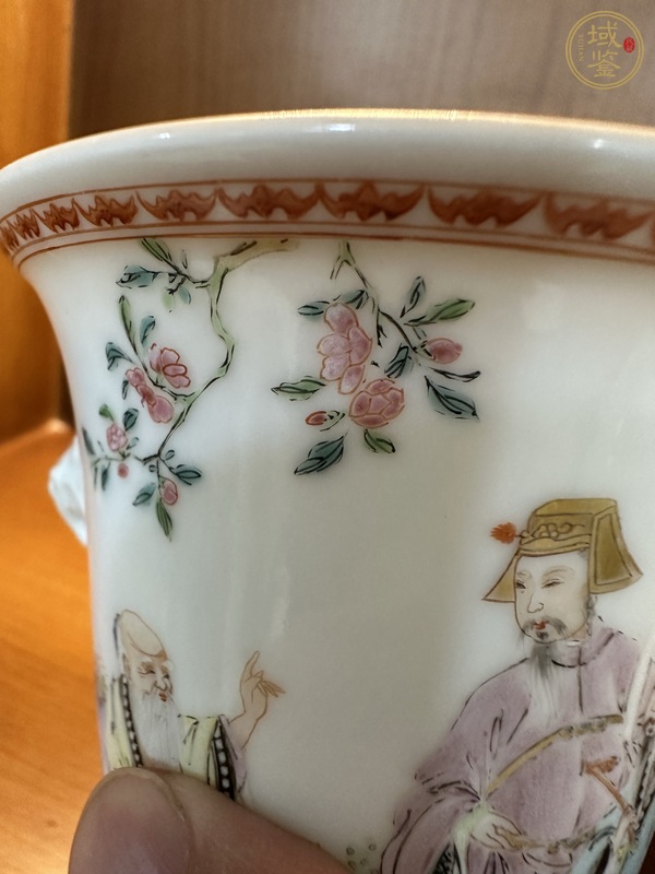 古玩陶瓷人物紋粉彩雙鋪首高足杯真品鑒賞圖