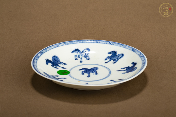 古玩陶瓷清康熙·青花八駿圖小盤真品鑒賞圖
