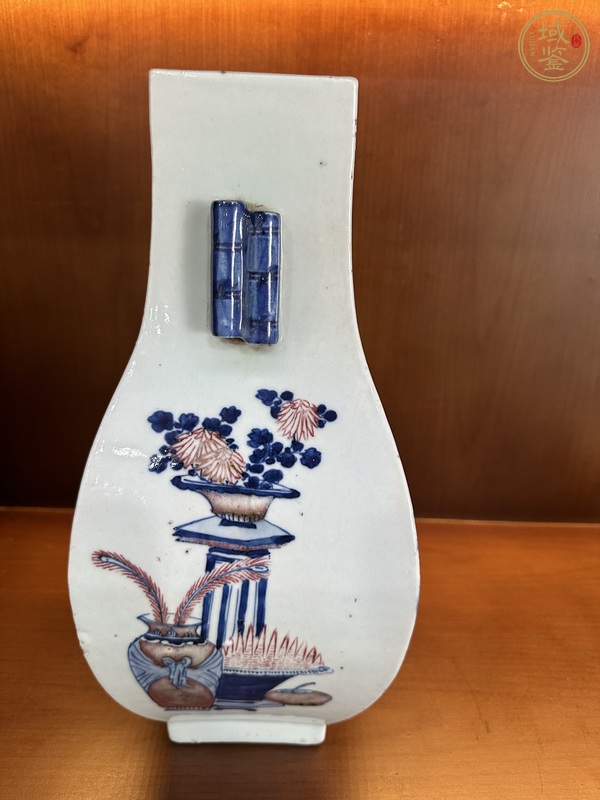 古玩陶瓷花鳥紋青花釉里紅貫耳瓶真品鑒賞圖