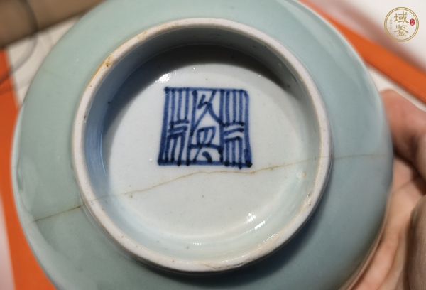 古玩陶瓷豆青釉碗真品鑒賞圖