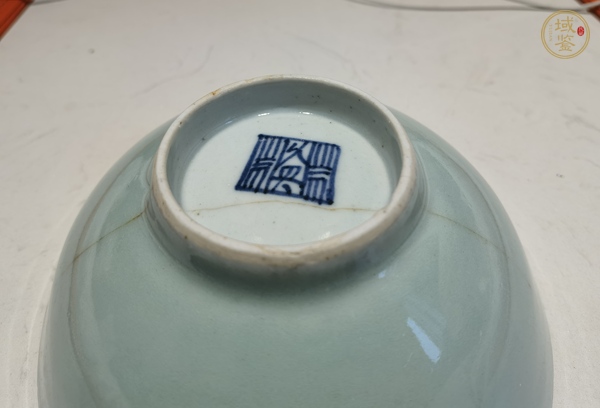 古玩陶瓷豆青釉碗真品鑒賞圖