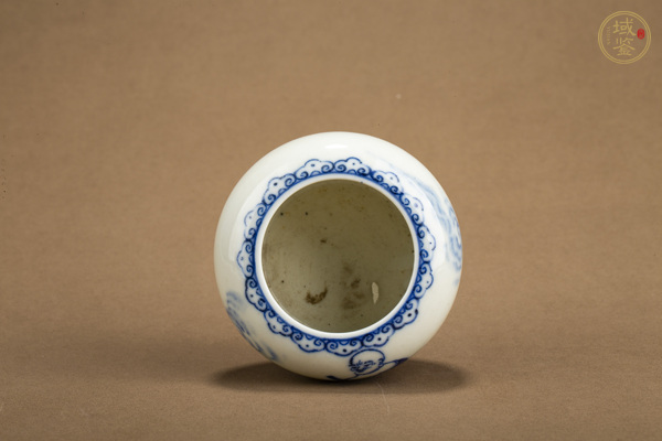 古玩陶瓷民國·青花羅漢圖水盂真品鑒賞圖