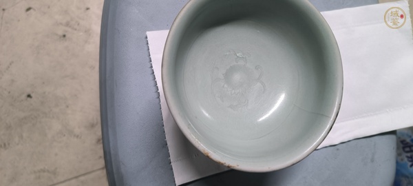 古玩陶瓷龍泉窯高足杯真品鑒賞圖