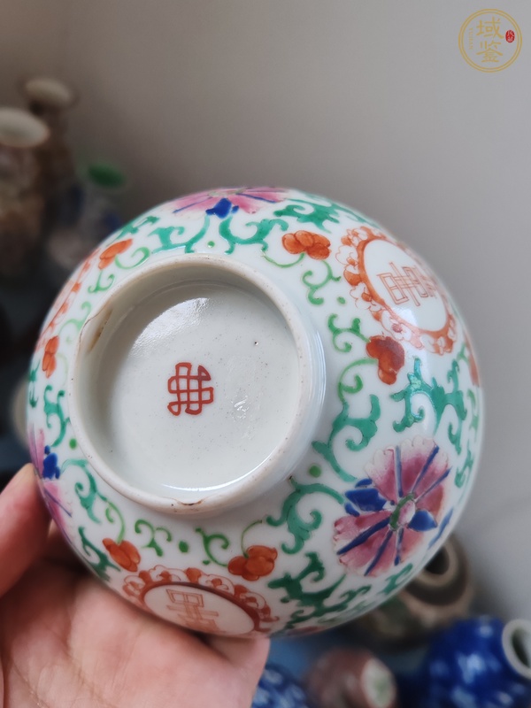 古玩陶瓷粉彩花卉喜字紋碗真品鑒賞圖