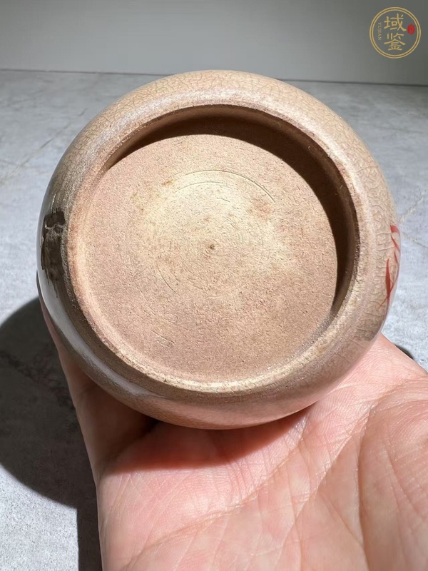 古玩陶瓷哥釉礬紅彩花卉紋瓶真品鑒賞圖