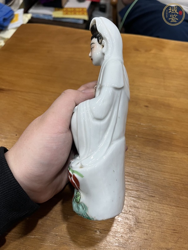 古玩陶瓷白釉觀音菩薩造像真品鑒賞圖
