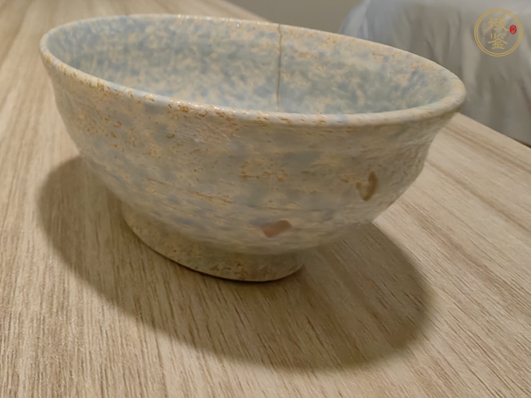 古玩陶瓷藍彩茶碗真品鑒賞圖