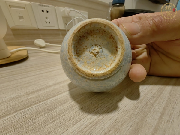 古玩陶瓷藍彩茶碗真品鑒賞圖