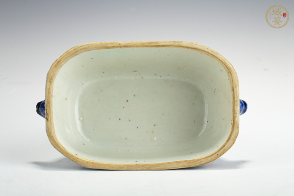 古玩陶瓷清乾隆·青花山水樓閣紋牲耳恭盒真品鑒賞圖