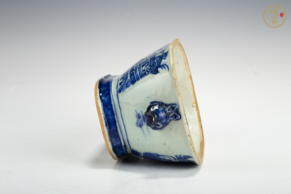 古玩陶瓷清乾隆·青花山水樓閣紋牲耳恭盒真品鑒賞圖
